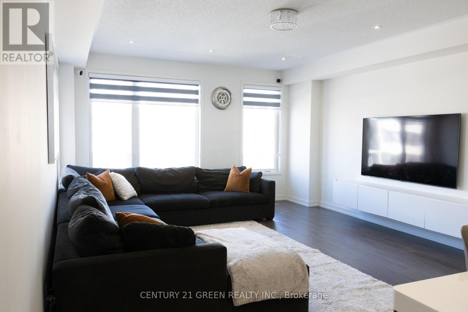 206 Huguenot Road, Oakville, Ontario  L6H 0L6 - Photo 5 - W12642876