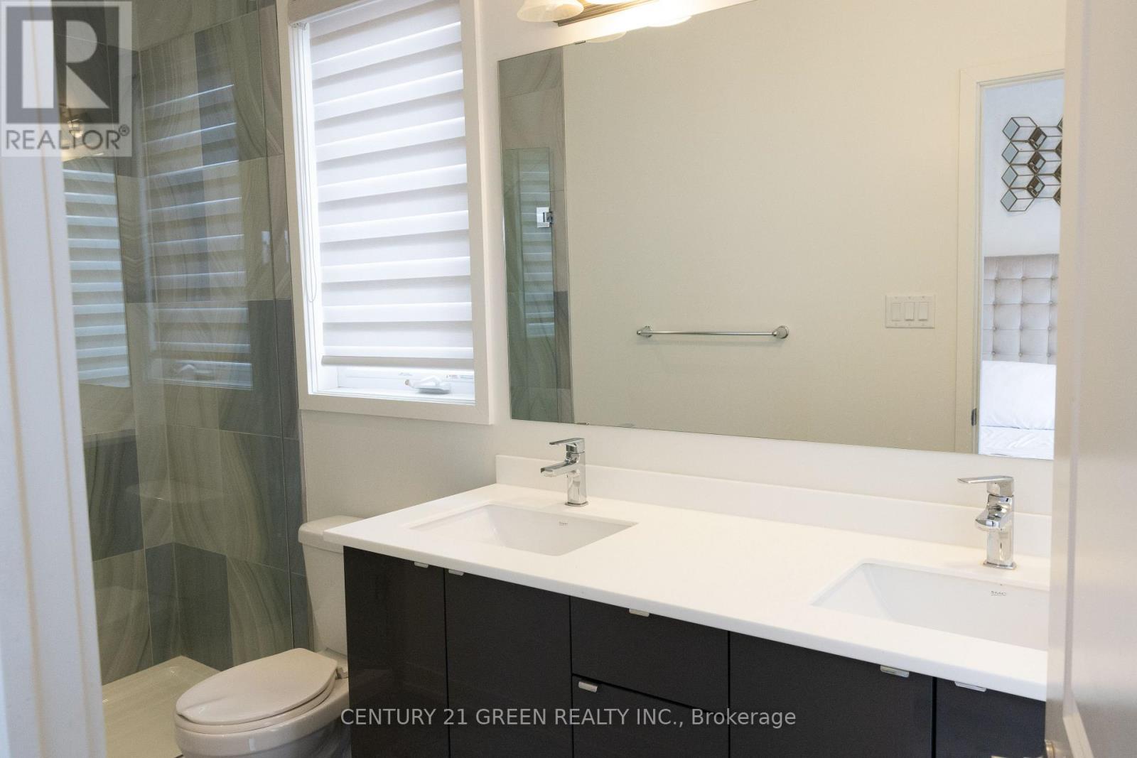 206 Huguenot Road, Oakville, Ontario  L6H 0L6 - Photo 7 - W12642876