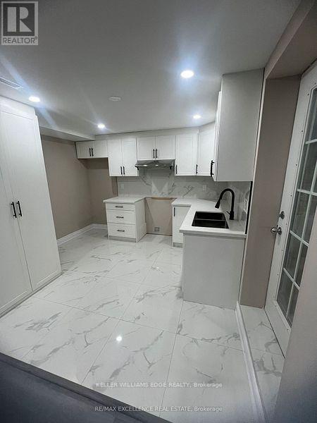 Basement - 1 Banks Drive, Brampton, Ontario  L6P 1C7 - Photo 9 - W12642900