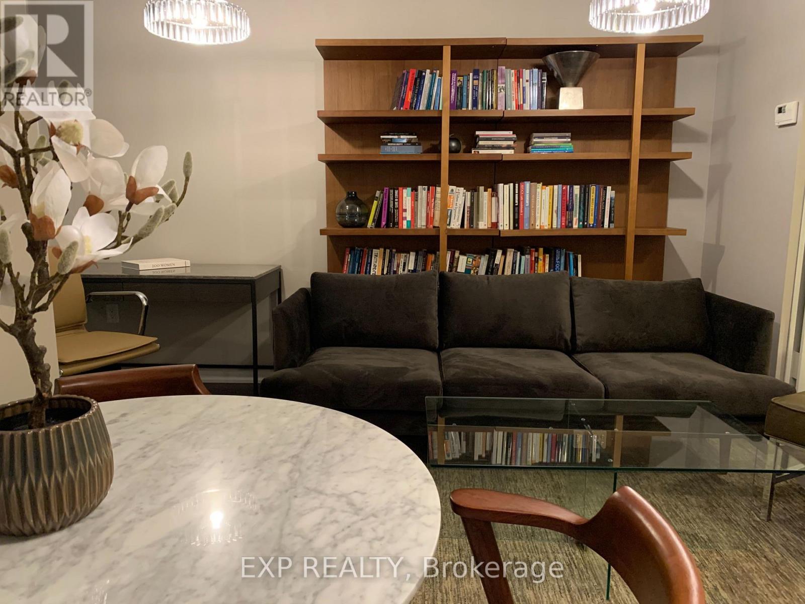 812 - 3091 Dufferin Street, Toronto, Ontario  M6A 0C4 - Photo 4 - W12642904