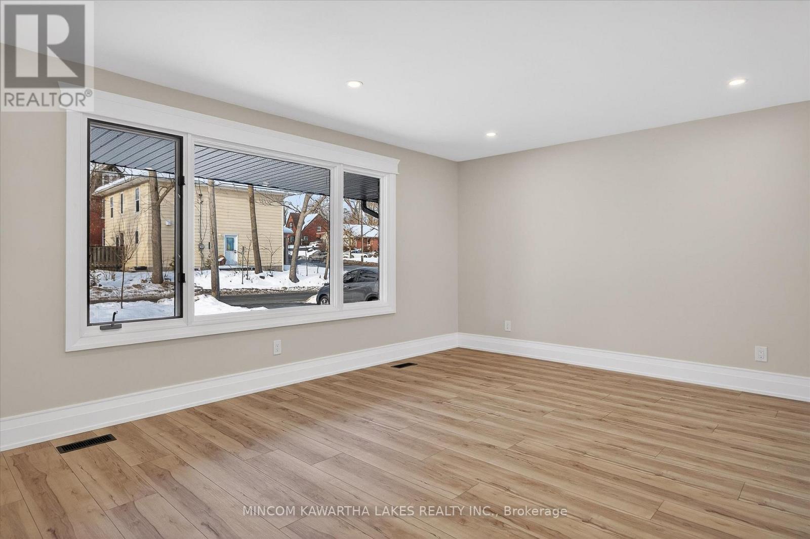 1320 Albertus Avenue, Peterborough, Ontario  K9J 7S3 - Photo 5 - X12642962