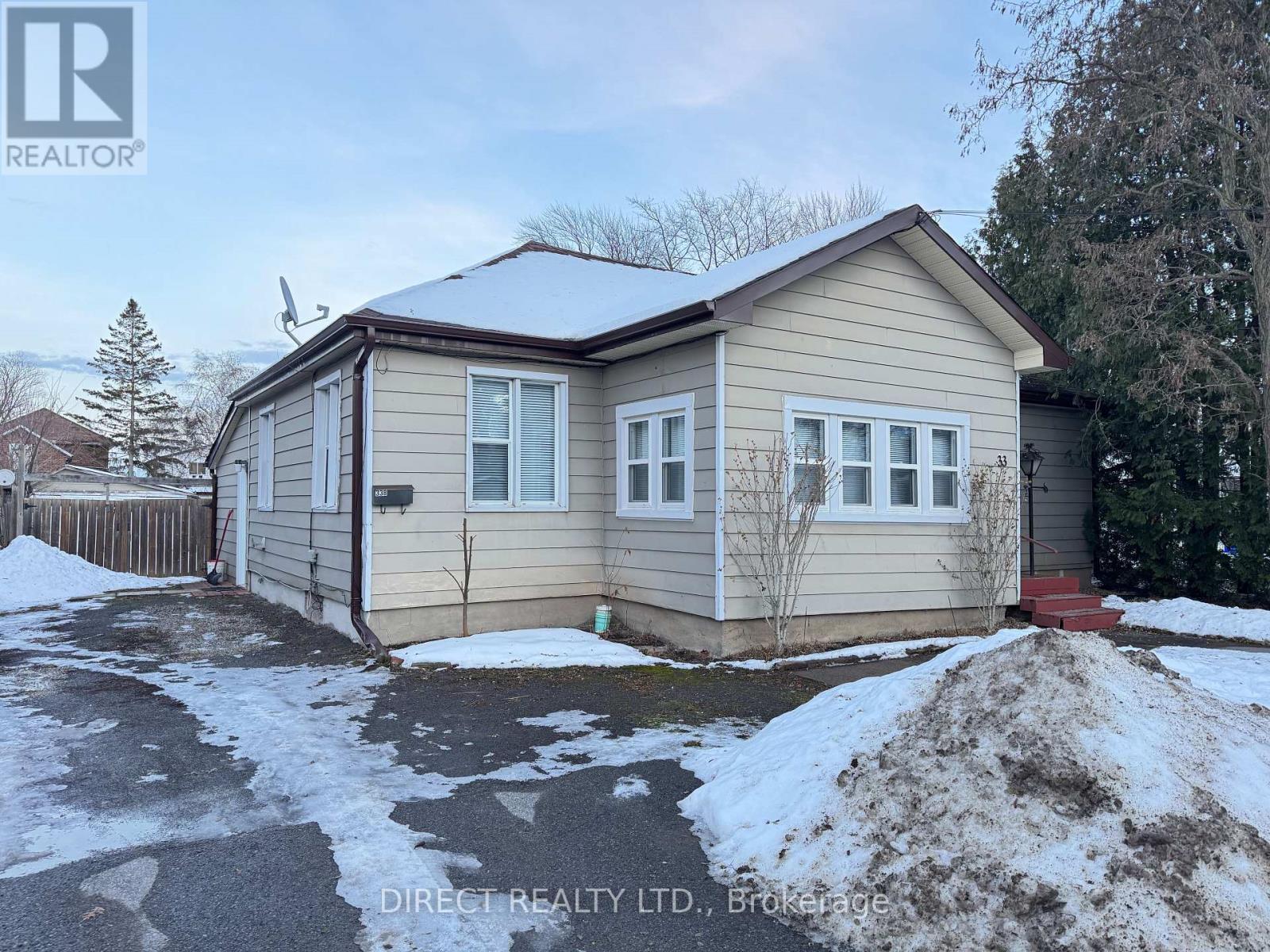 33 Sinclair Street, Belleville (Belleville Ward), Ontario  K8P 3S5 - Photo 1 - X12642996