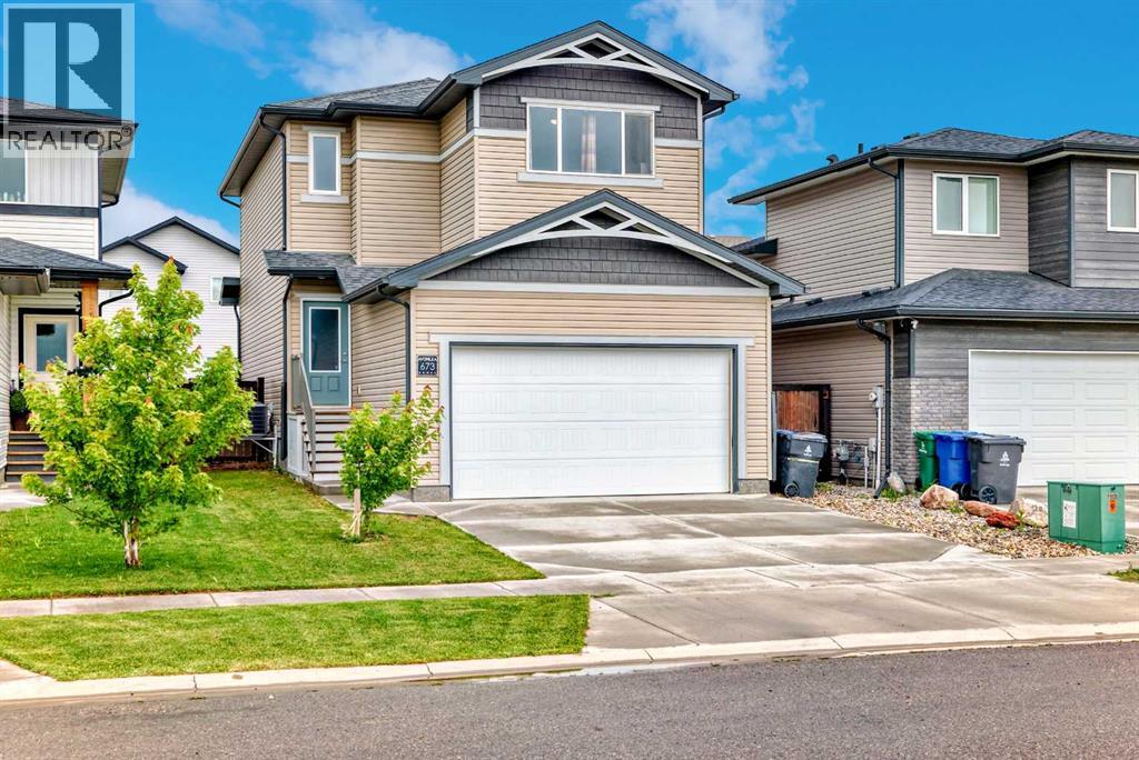 673 Aquitania Boulevard W, Lethbridge, Alberta