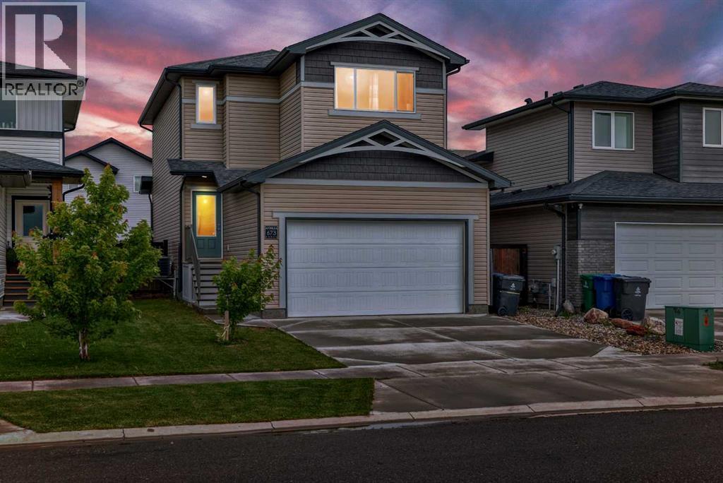 673 Aquitania Boulevard W, Lethbridge, Alberta T1J 5N4 - Photo 2 - A2240913