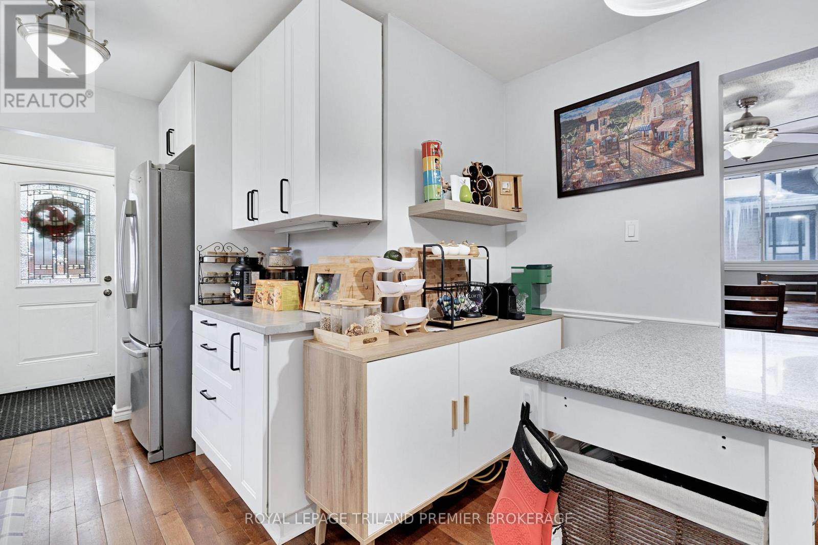 412 Ferndale Avenue, London South, Ontario  N6C 2Y8 - Photo 8 - X12642942