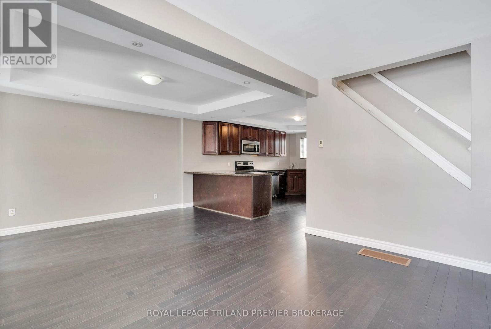 331 Thompson Road, London South, Ontario  N5Z 2Z4 - Photo 9 - X12642968