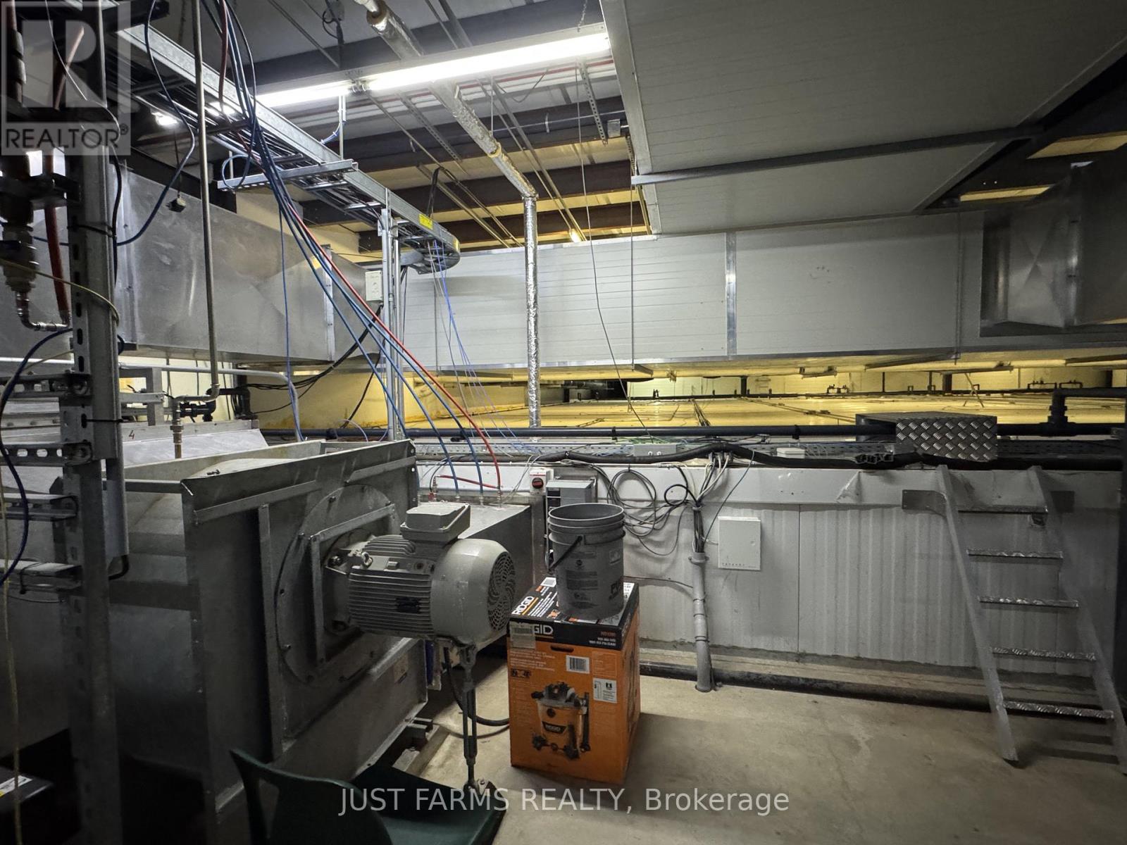 2899 Cromarty Drive, Thames Centre (Putnam), Ontario  N0L 2B0 - Photo 6 - X12642998