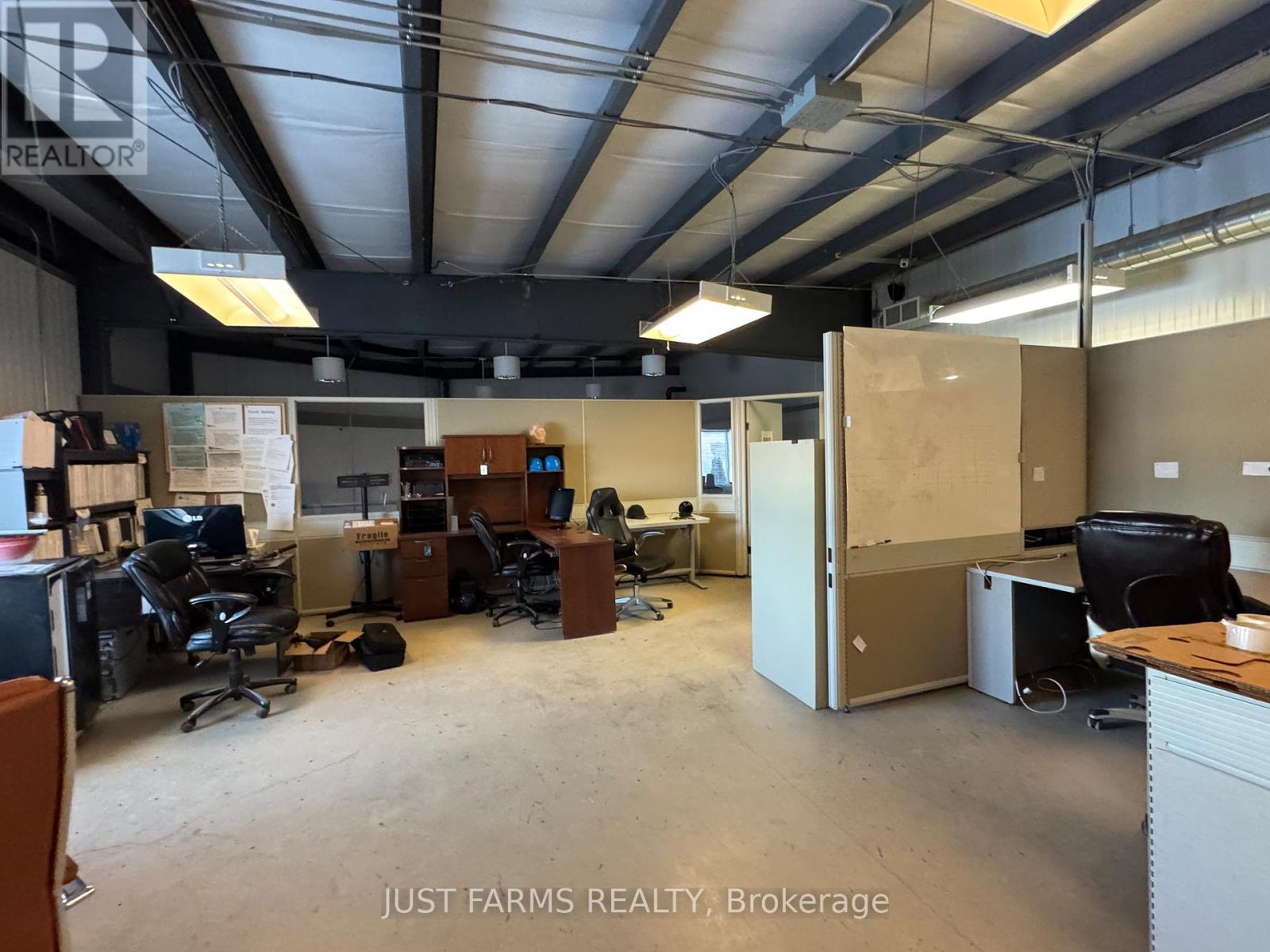 2899 Cromarty Drive, Thames Centre (Putnam), Ontario  N0L 2B0 - Photo 9 - X12642998