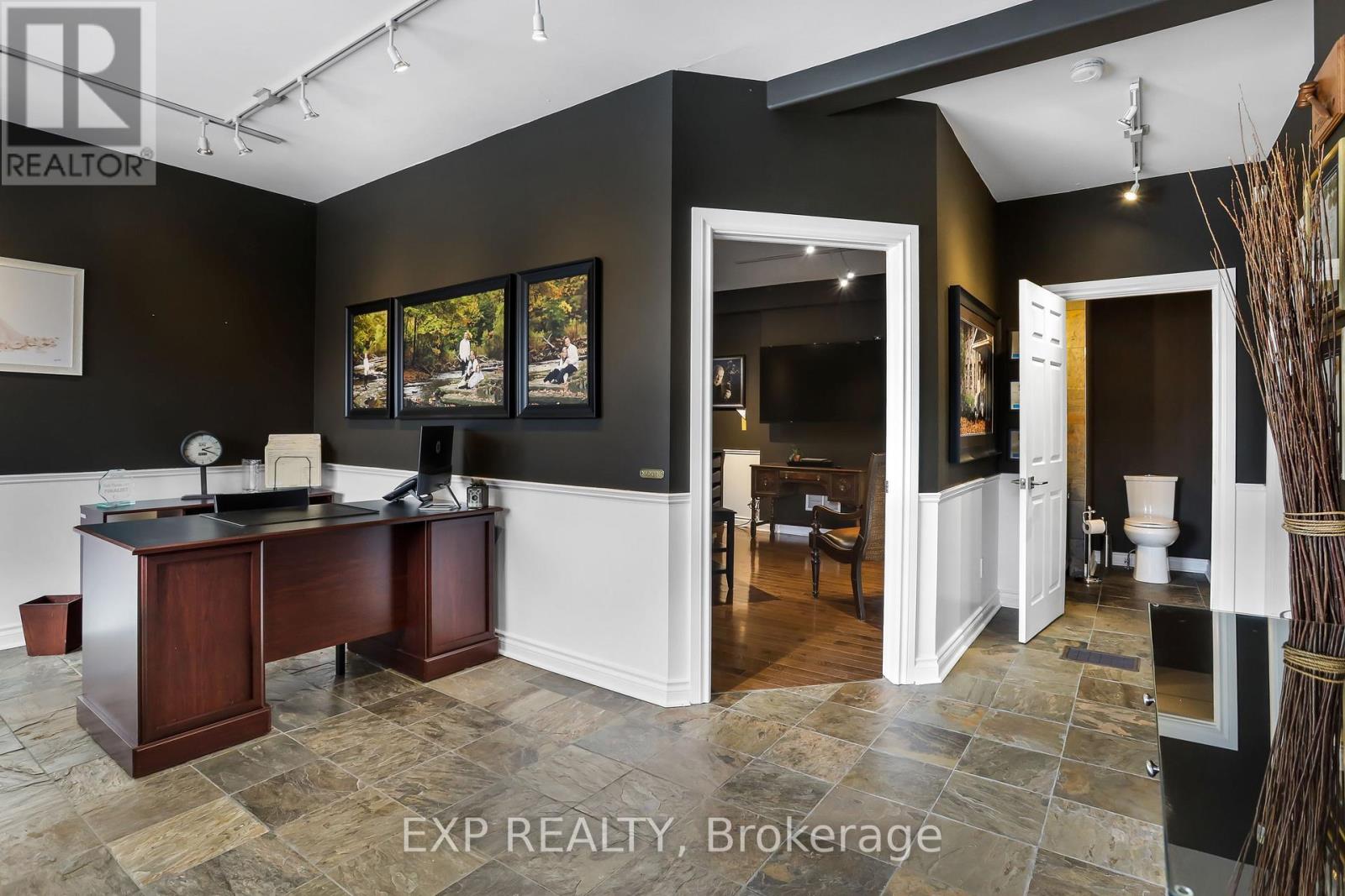 231 #8 Highway, Hamilton, Ontario  L8G 1E2 - Photo 25 - X12642866