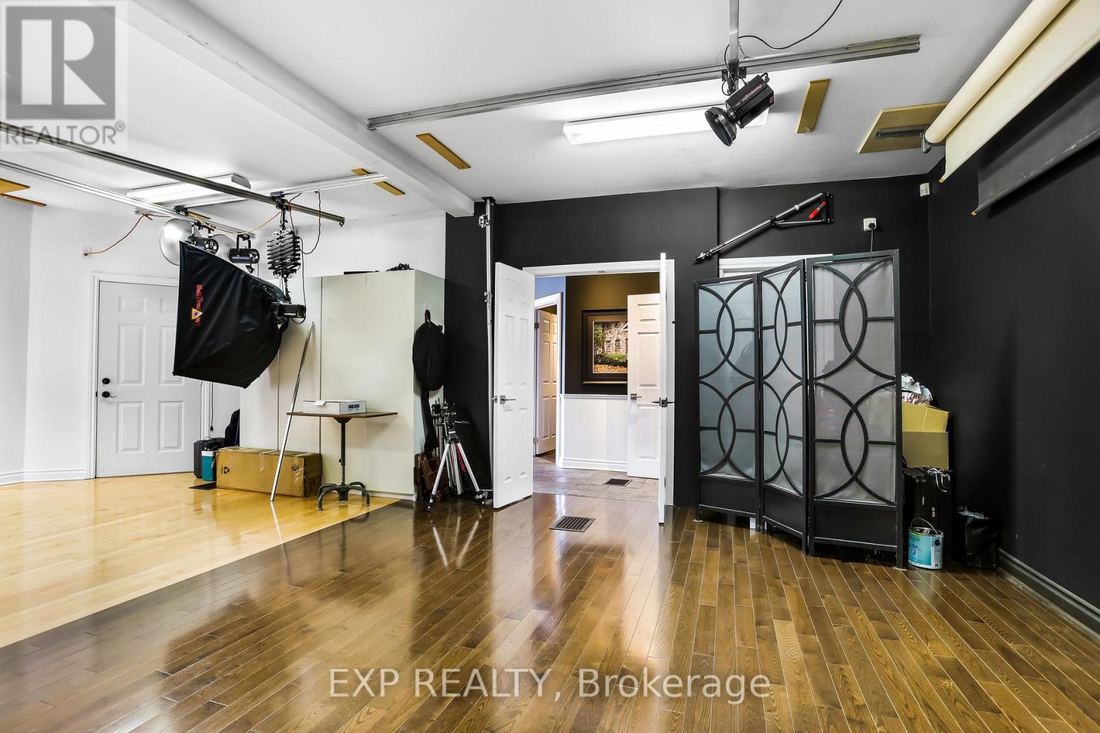 231 #8 Highway, Hamilton, Ontario  L8G 1E2 - Photo 30 - X12642866