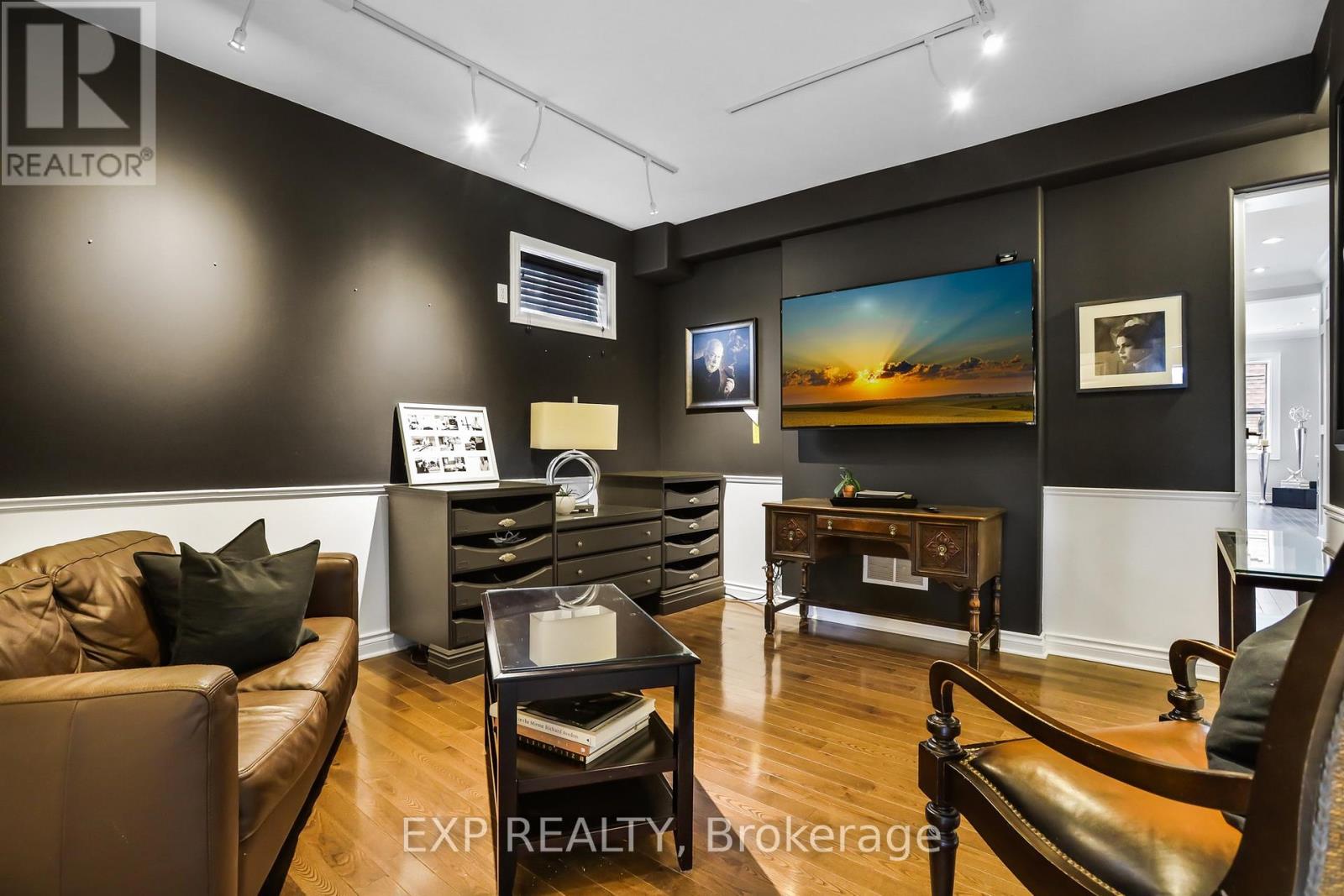 231 #8 Highway, Hamilton, Ontario  L8G 1E2 - Photo 5 - X12642898