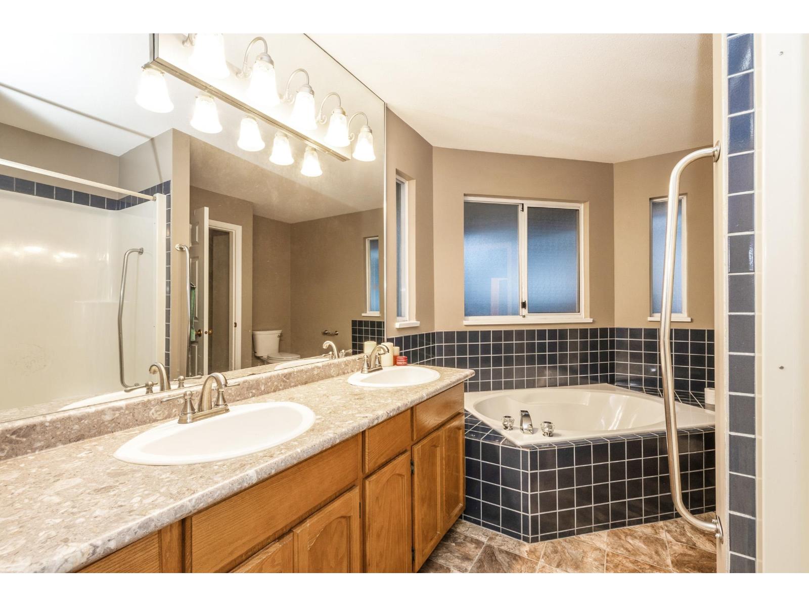 8728 213 Street, Langley, British Columbia  V1M 2A1 - Photo 23 - R3074533