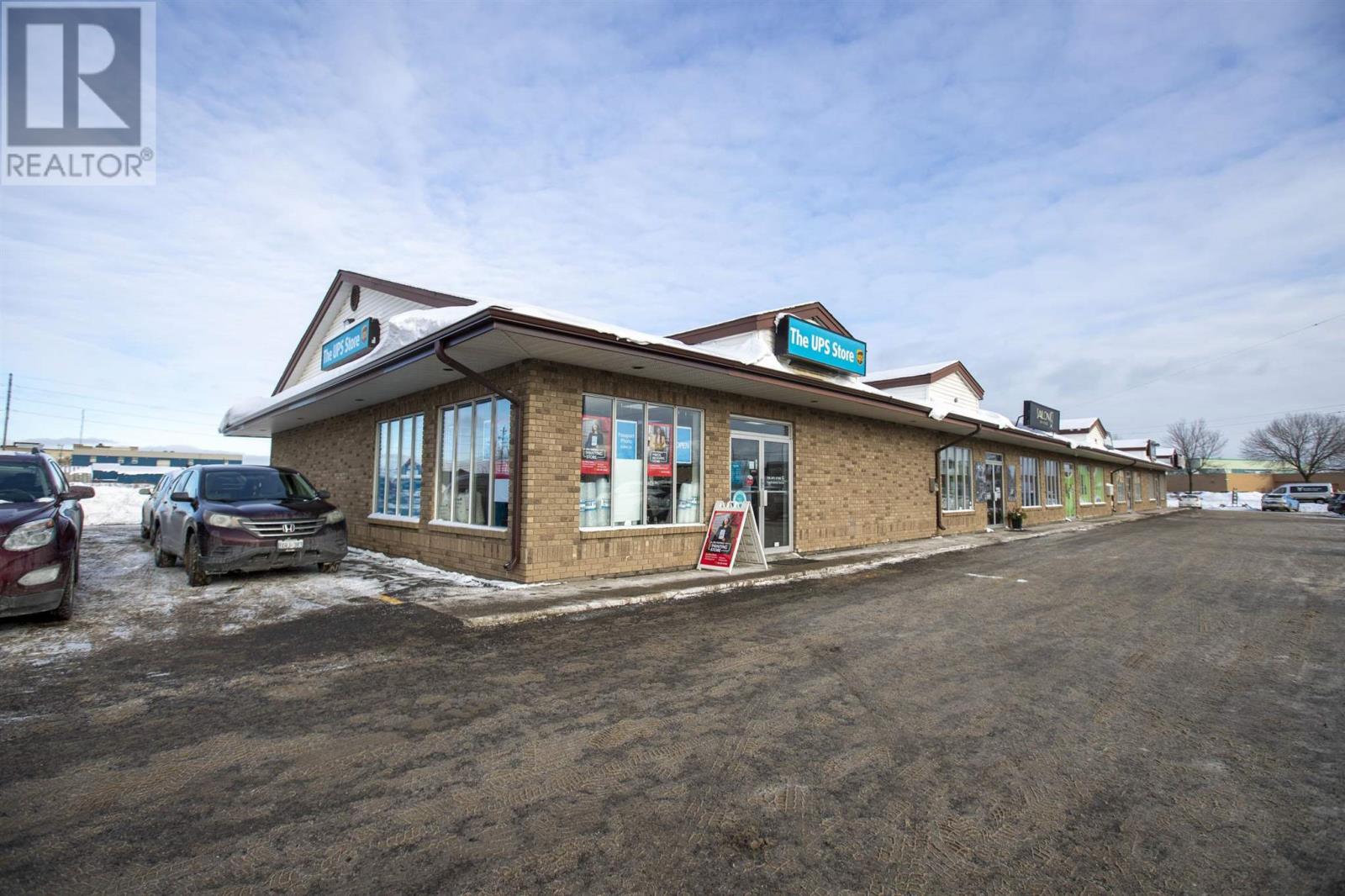 1100 Memorial Ave, Thunder Bay, Ontario  P7E 2X6 - Photo 2 - TB253611