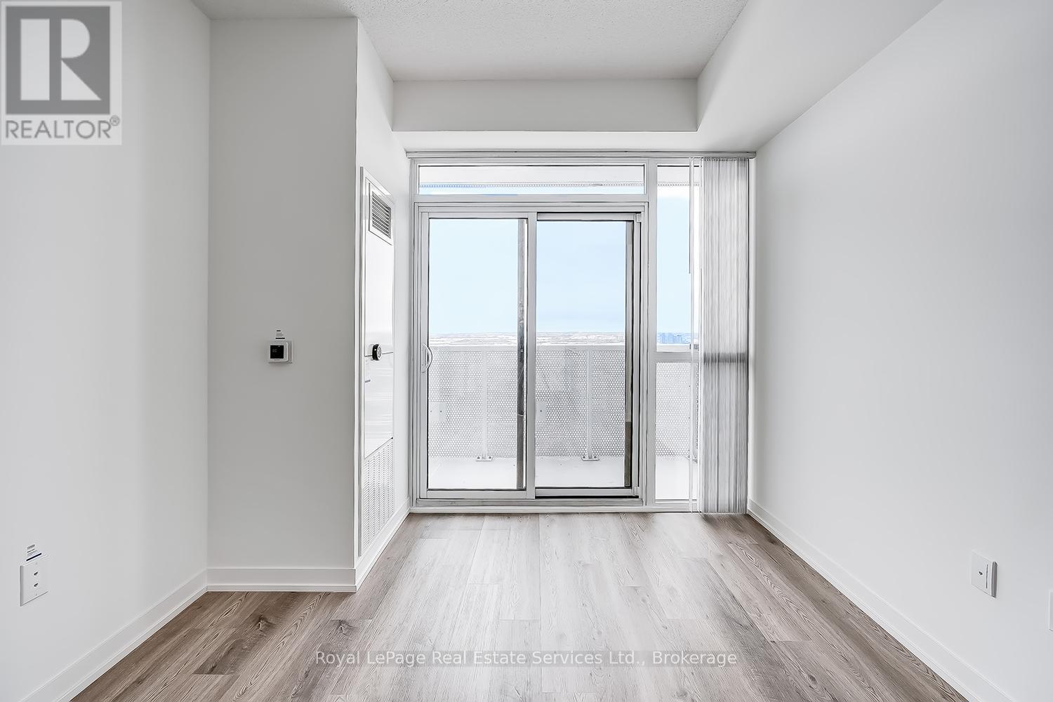 4303 - 8 Interchange Way, Vaughan, Ontario  L4K 5Z7 - Photo 9 - N12643070