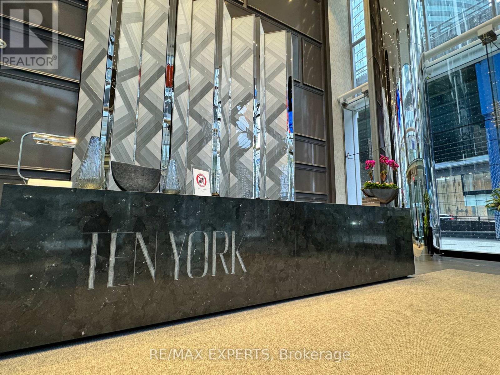 1106 - 10 York Street, Toronto, Ontario  M5J 2Z2 - Photo 6 - C12641528