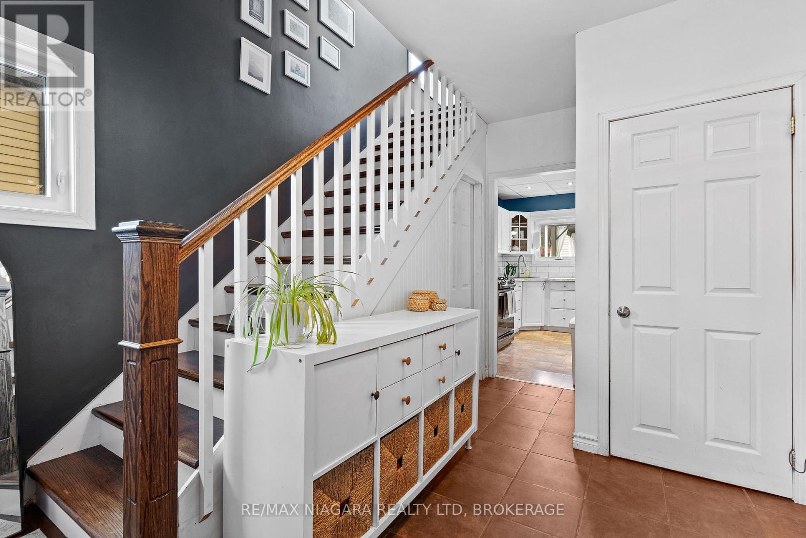 31 Kennedy Street, Welland, Ontario  L3B 3R7 - Photo 4 - X12643064