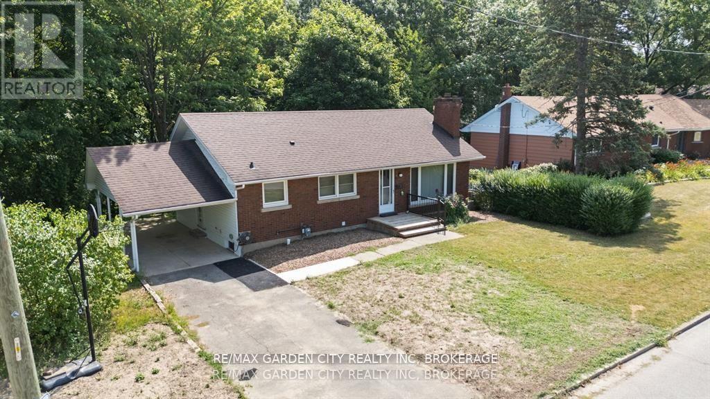 1 Caroline Street, St. Catharines, Ontario  L2T 3E9 - Photo 3 - X12643074