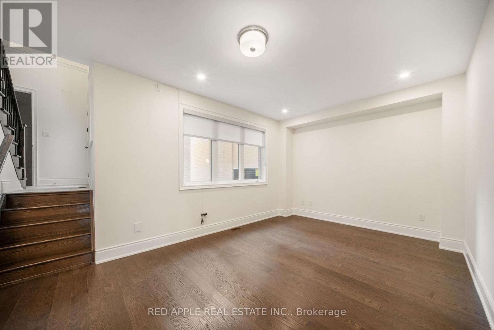 9392 Bayview Avenue, Richmond Hill, Ontario  L4C 4Z2 - Photo 7 - N12478883