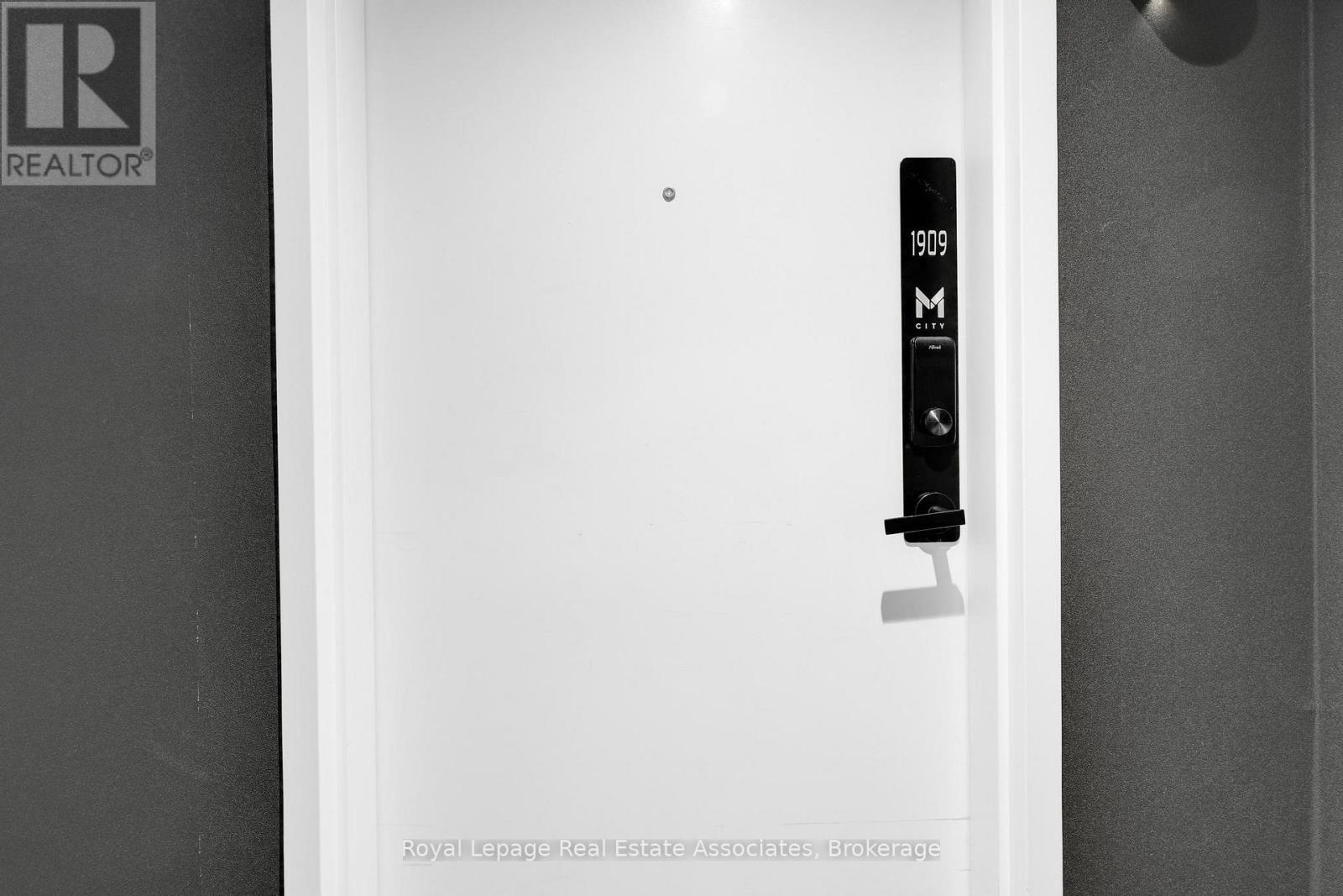 1909 - 3883 Quartz Road, Mississauga, Ontario  L5B 0M4 - Photo 22 - W12486108