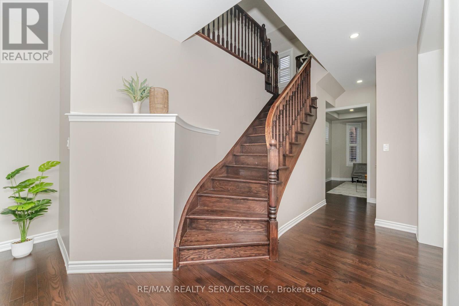 94 Newhouse Boulevard, Caledon, Ontario  L7C 4E4 - Photo 22 - W12524986