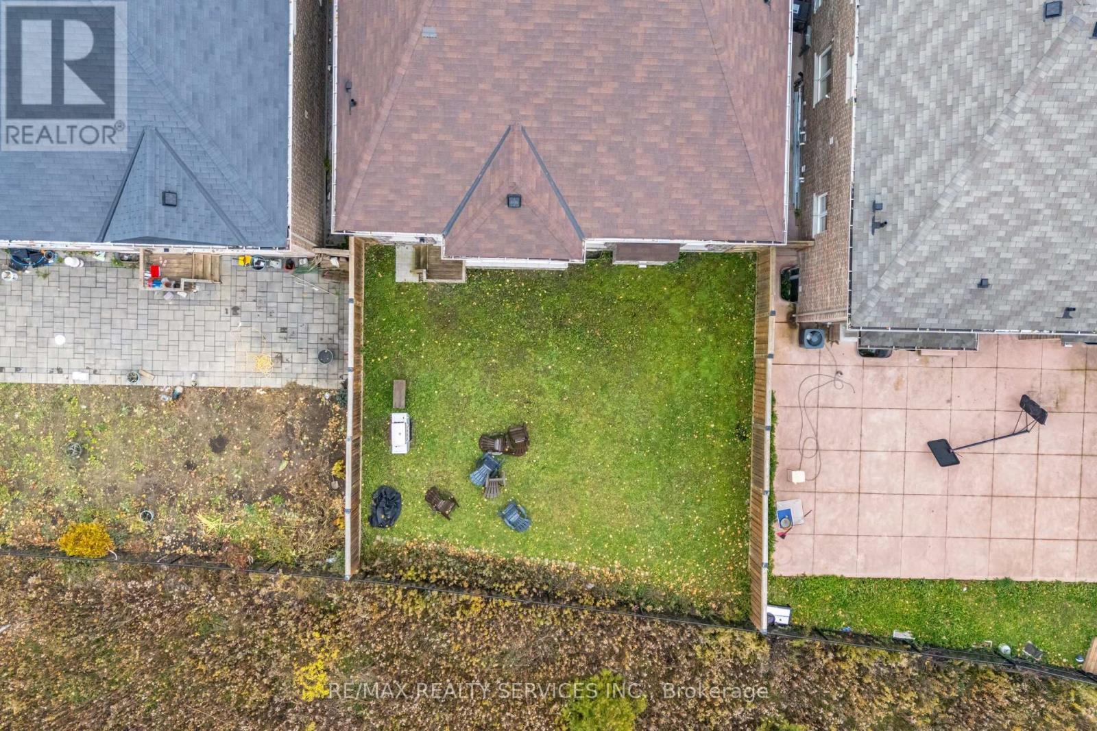 94 Newhouse Boulevard, Caledon, Ontario  L7C 4E4 - Photo 47 - W12524986