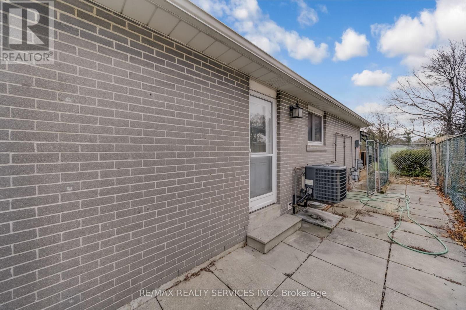 39 Flavian Crescent, Brampton, Ontario  L6T 3P2 - Photo 29 - W12589758