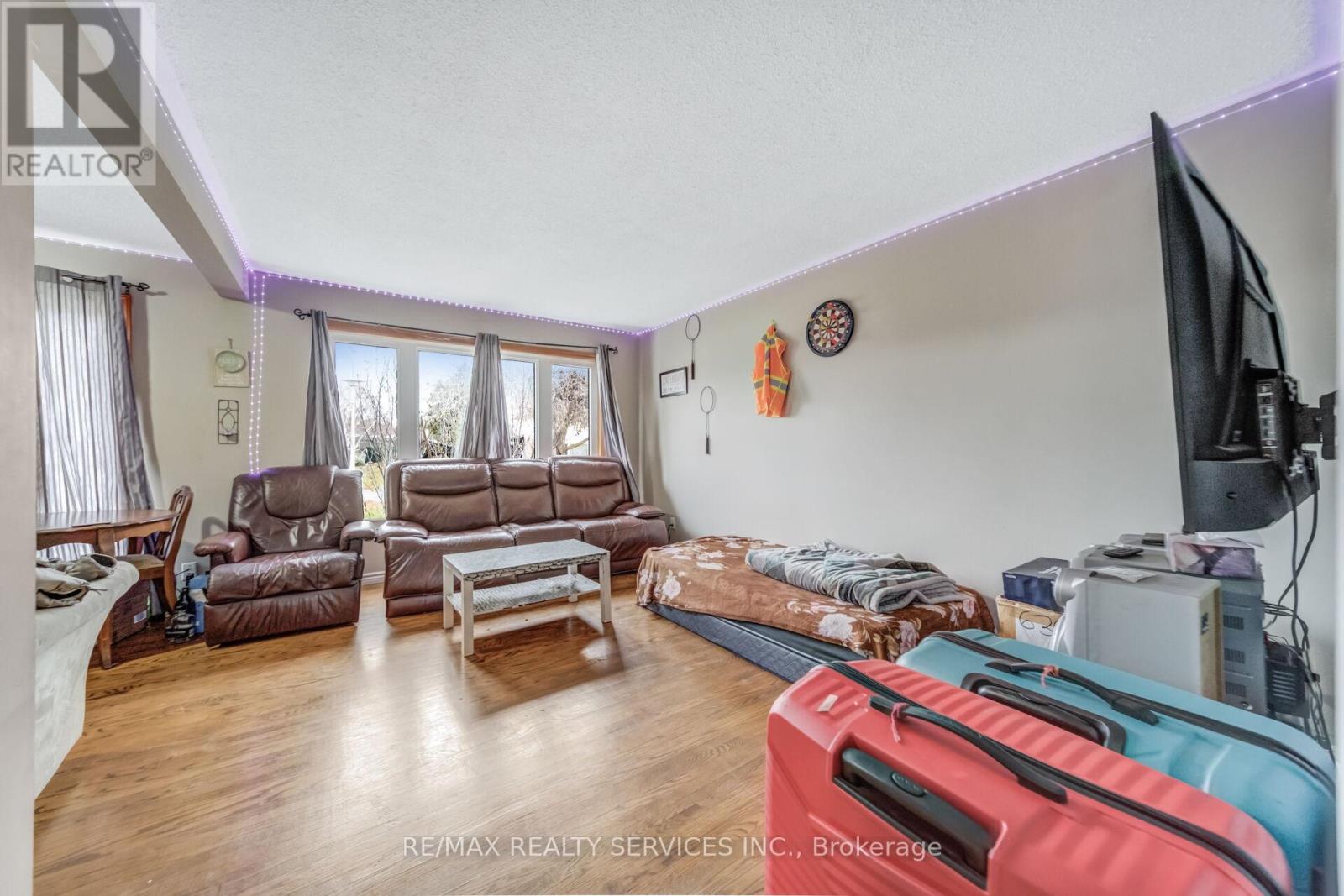 39 Flavian Crescent, Brampton, Ontario  L6T 3P2 - Photo 10 - W12589758