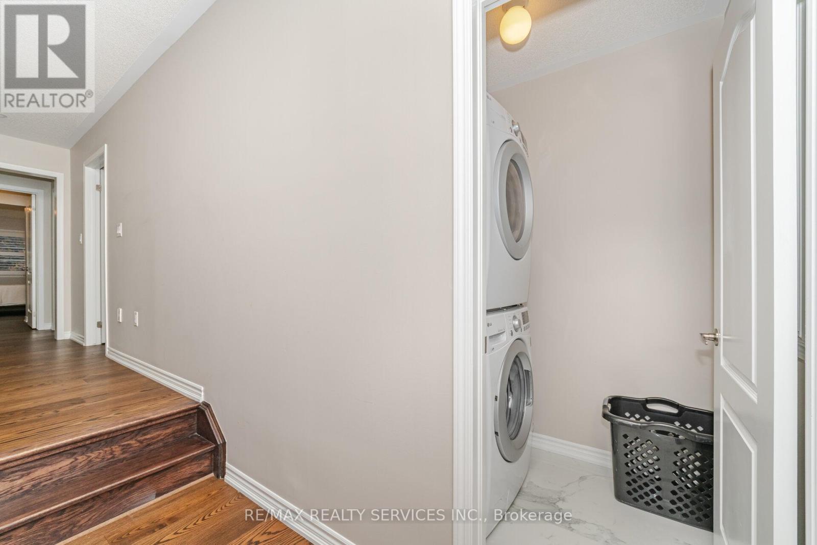 94 Newhouse Boulevard, Caledon, Ontario  L7C 4E4 - Photo 42 - W12524986