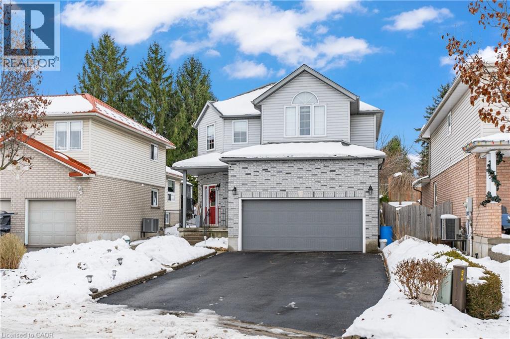 44 Dineen Court, Kitchener, Ontario  N2B 3X3 - Photo 1 - 40794109