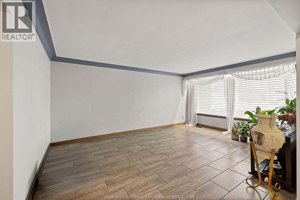 1670 Campbell Avenue, Windsor, Ontario  N9B 2K6 - Photo 5 - 25031884