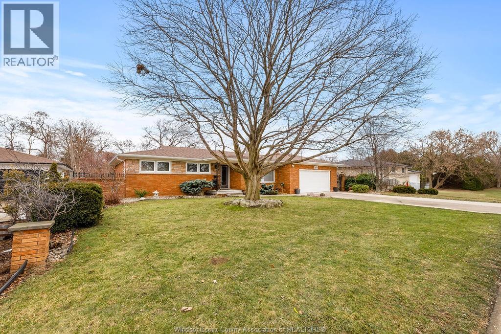 1670 Campbell Avenue, Windsor, Ontario  N9B 2K6 - Photo 3 - 25031884