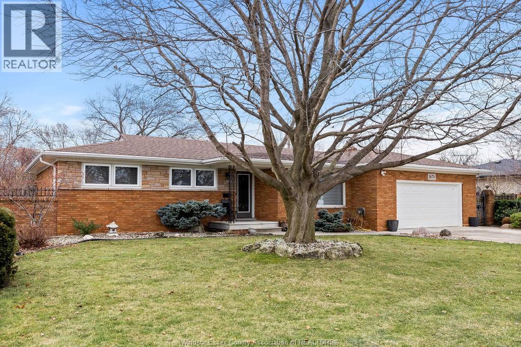 1670 Campbell Avenue, Windsor, Ontario  N9B 2K6 - Photo 2 - 25031884