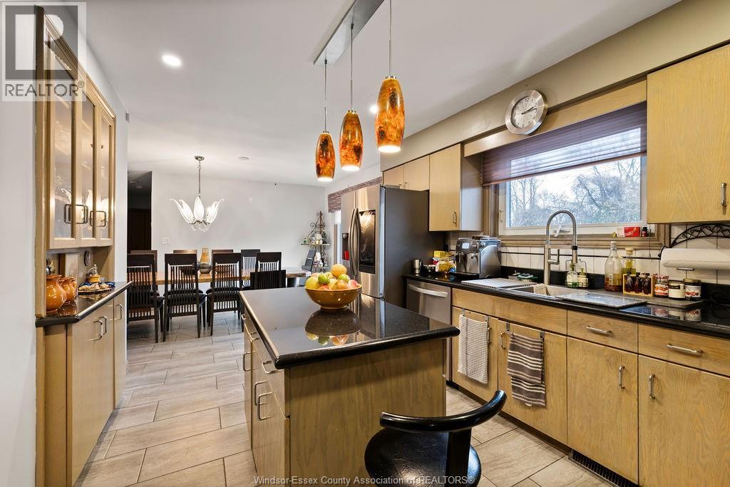 1670 Campbell Avenue, Windsor, Ontario  N9B 2K6 - Photo 11 - 25031884