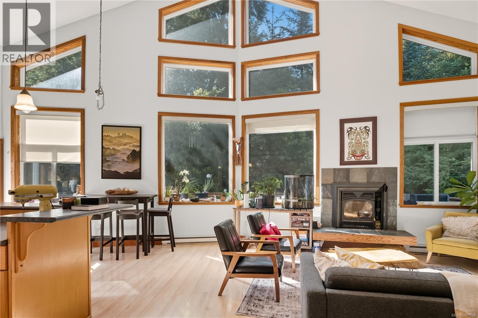 978 Peninsula Rd, Ucluelet, British Columbia  V0R 3A0 - Photo 2 - 1021798