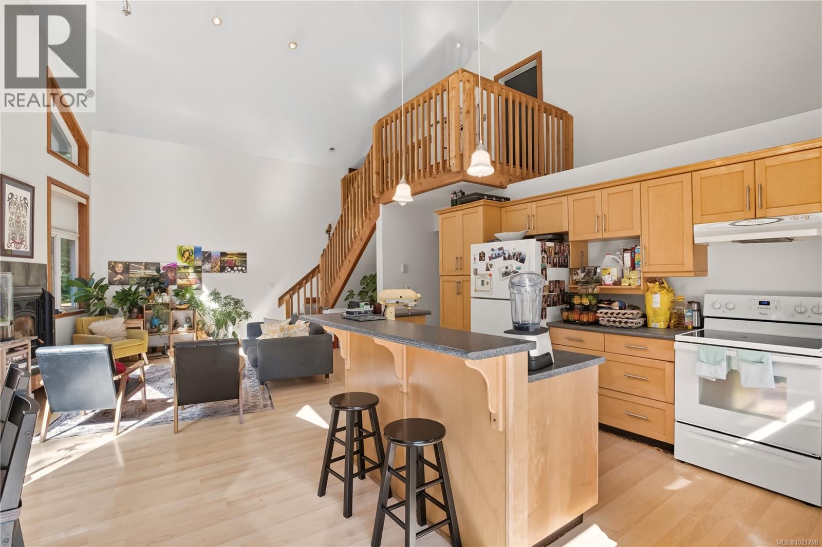 978 Peninsula Rd, Ucluelet, British Columbia  V0R 3A0 - Photo 5 - 1021798