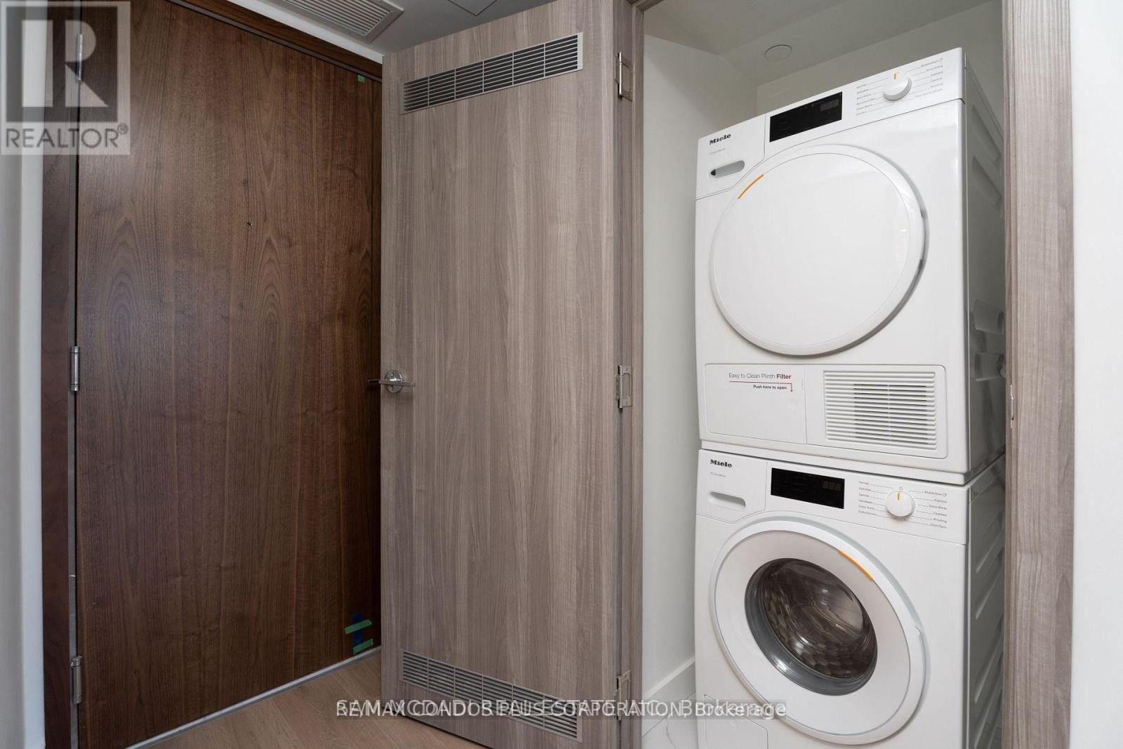 4002 - 38 Widmer Street, Toronto, Ontario  M5V 2E9 - Photo 8 - C12643062