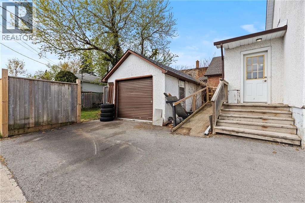 362 Carlton Street, St. Catharines, Ontario  L2M 4W5 - Photo 3 - 40794524