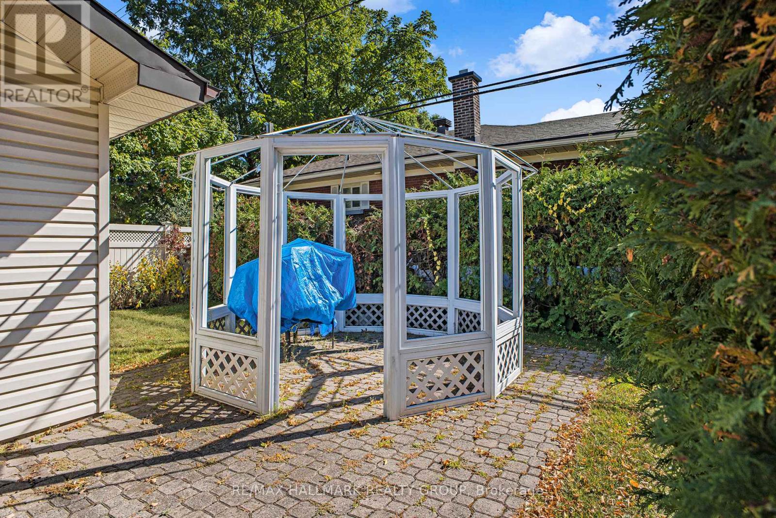 2023 Vincent Street, Ottawa, Ontario  K1G 2M8 - Photo 22 - X12421966