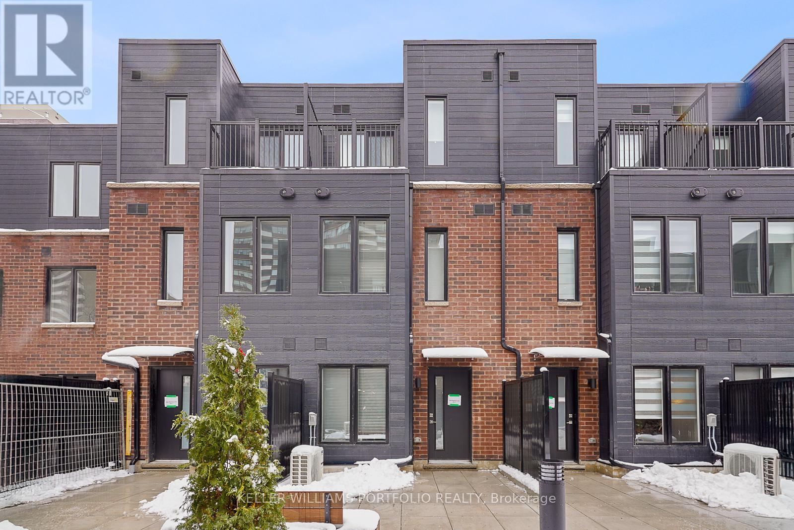 4 - 3069 PHARMACY AVENUE, Toronto, Ontario