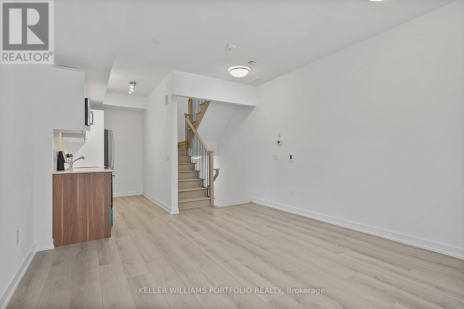 4 - 3069 Pharmacy Avenue, Toronto, Ontario  M1W 2H1 - Photo 4 - E12643010