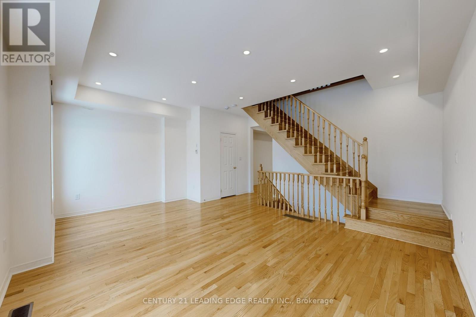 91 William F. Bell Parkway, Richmond Hill, Ontario  L4S 0K4 - Photo 5 - N12641836