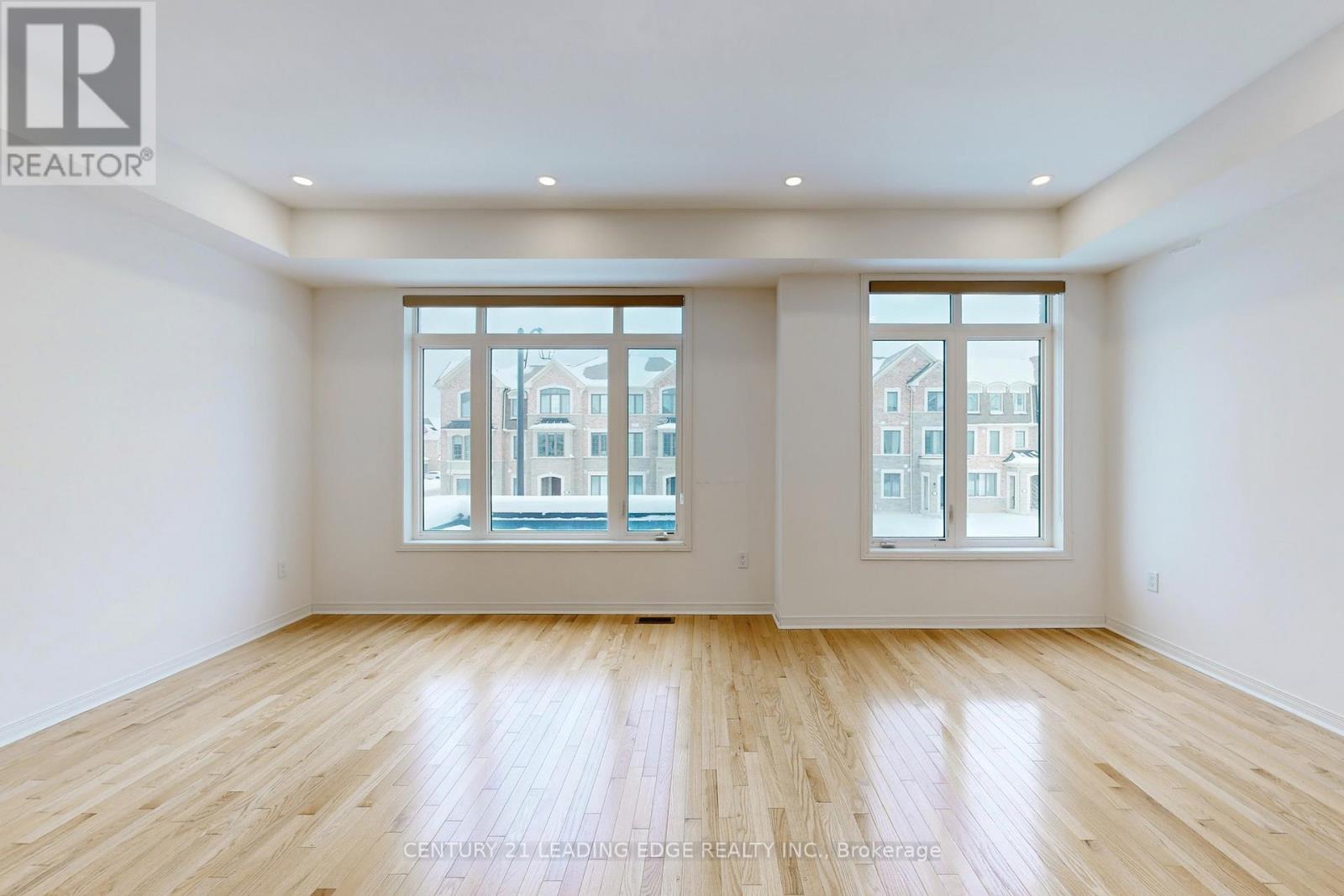 91 William F. Bell Parkway, Richmond Hill, Ontario  L4S 0K4 - Photo 3 - N12641836