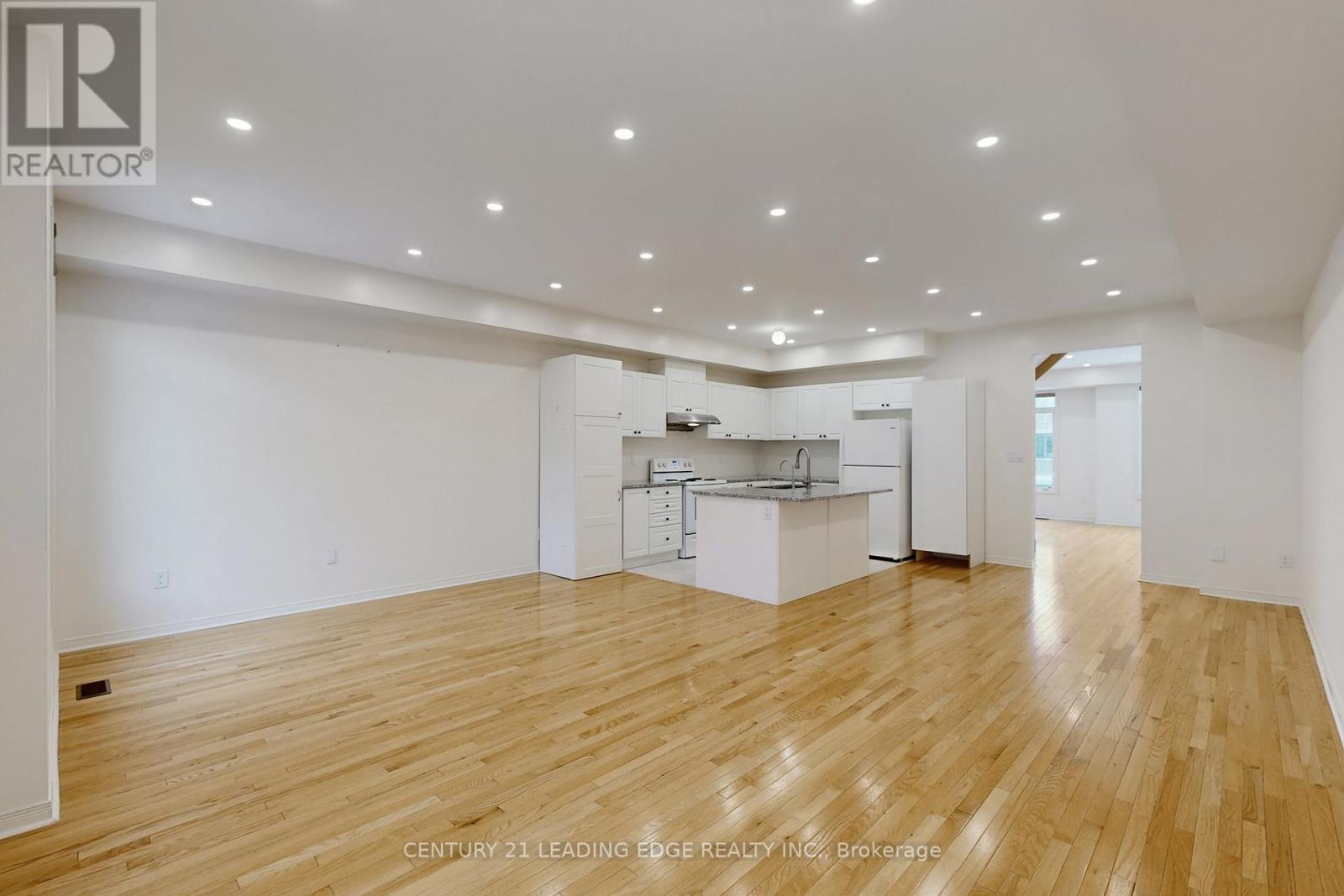 91 William F. Bell Parkway, Richmond Hill, Ontario  L4S 0K4 - Photo 8 - N12641836