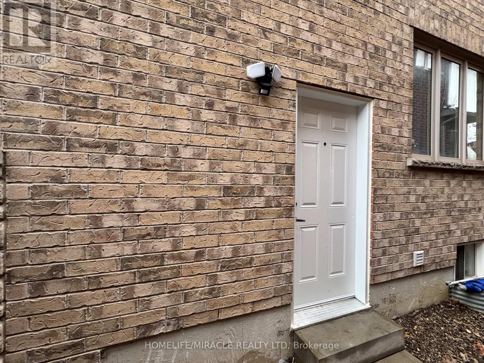 79 Cedarholme Avenue, Caledon, Ontario  L7C 3T2 - Photo 4 - W12642452