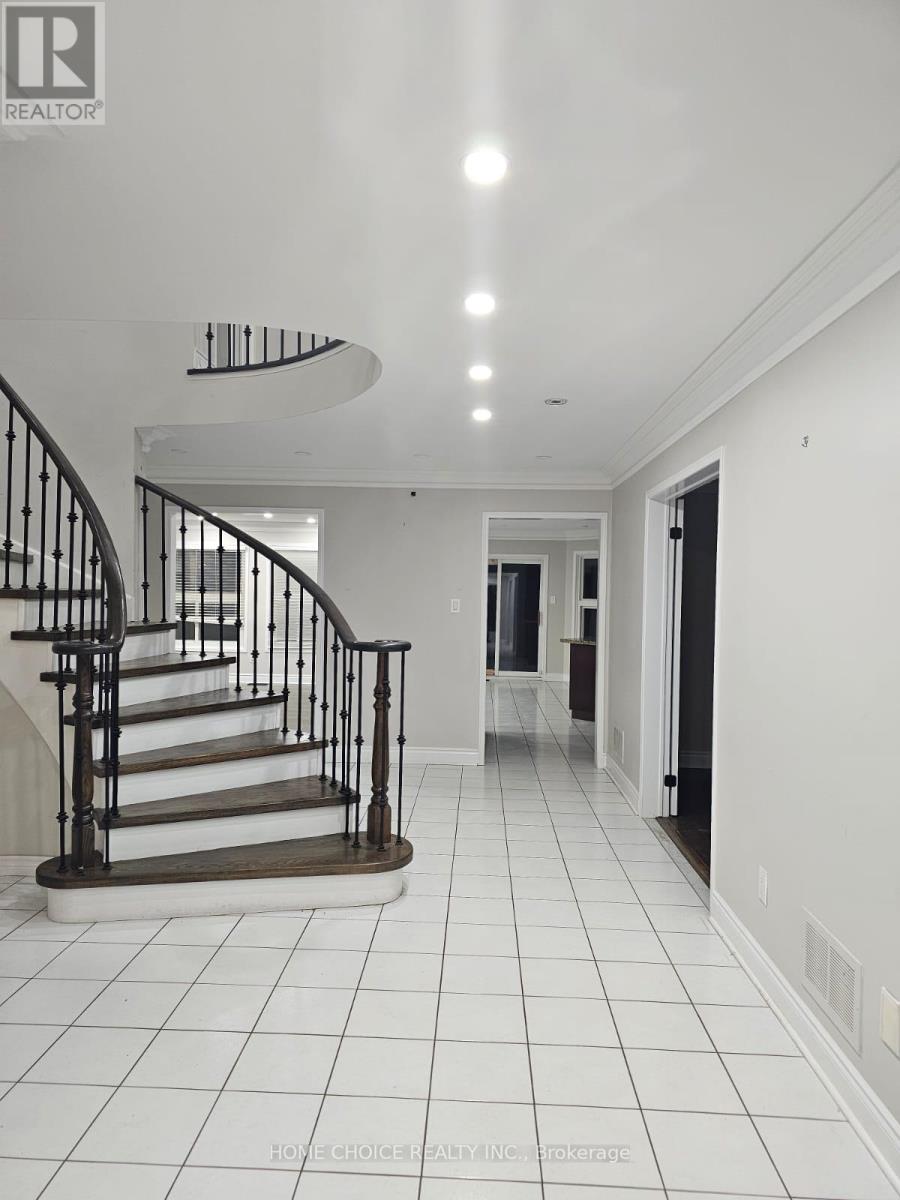 45 Livingston Drive W, Caledon, Ontario  L7C 1A1 - Photo 4 - W12640038