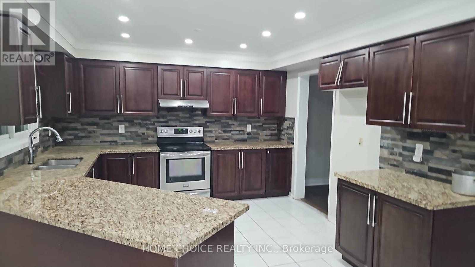 45 Livingston Drive W, Caledon, Ontario  L7C 1A1 - Photo 16 - W12640038