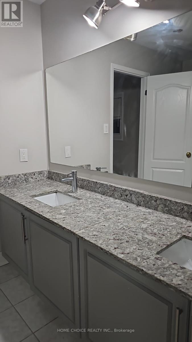 45 Livingston Drive W, Caledon, Ontario  L7C 1A1 - Photo 24 - W12640038