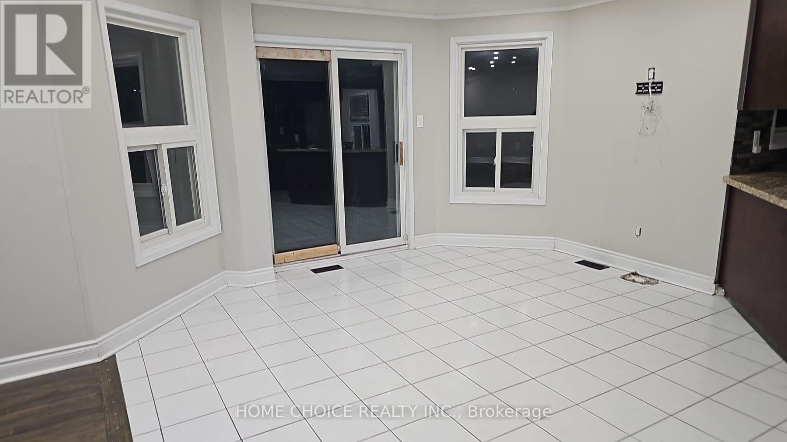 45 Livingston Drive W, Caledon, Ontario  L7C 1A1 - Photo 10 - W12640038