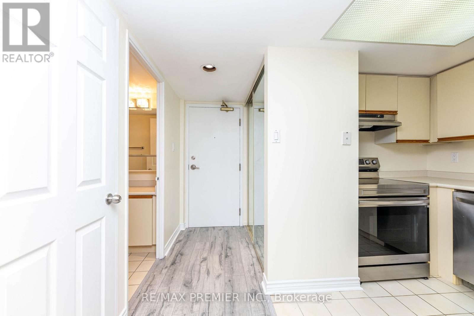 907 - 600 Rexdale Boulevard, Toronto, Ontario  M9W 6T4 - Photo 10 - W12642952