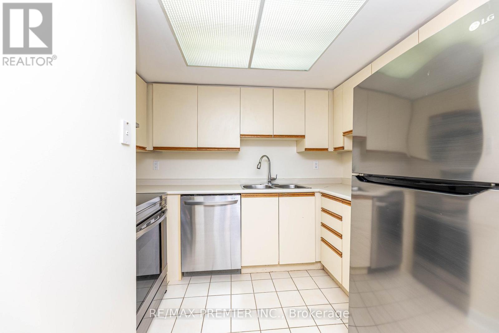 907 - 600 Rexdale Boulevard, Toronto, Ontario  M9W 6T4 - Photo 13 - W12642952